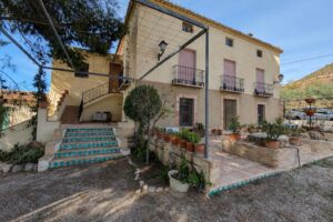 Magnifica Finca siyuada en Valentin, una encantadora pedanía entre Cehegin y Calasparra (Murcia)